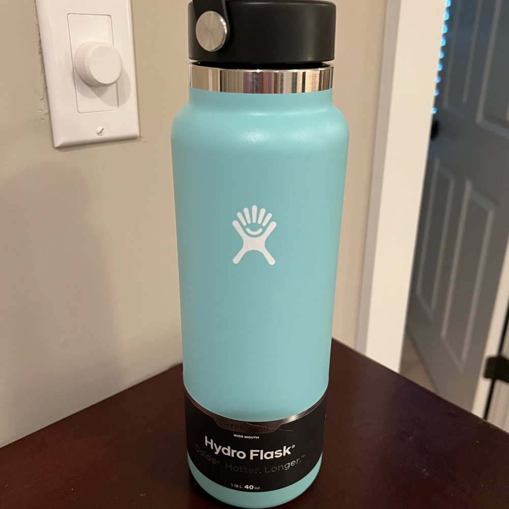HydroFlask
40 OZ WIDE FLEX CAP